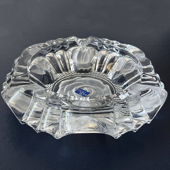 Vintage Studio Nova Glass Ashtray Winter Rose Frosted Floral 7" Large Japan - Picture 2 of 4